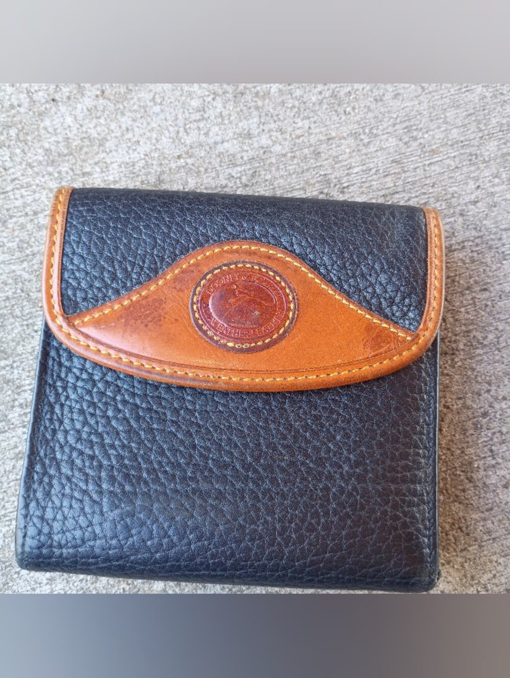 Dooney And Bourke Vintage All Weather Black Pebbled Kisslock Wallet
